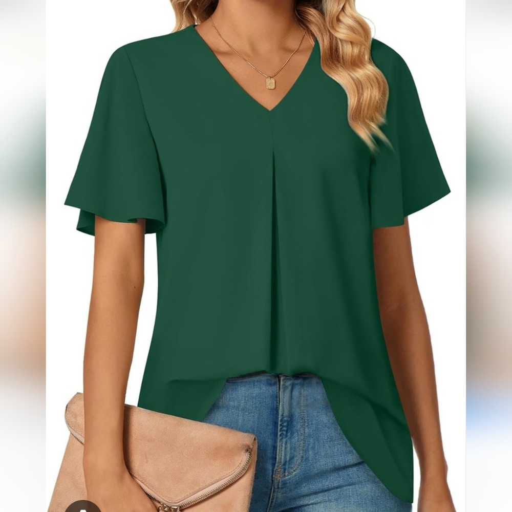 🦇 Anyally Silky Flowy Blouse 🦇